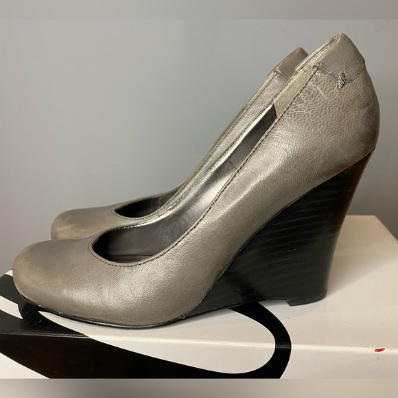 Nine West - 3.5” wedges - “Smooch” - leather - size 5 - grey - good condition - Picture 1 of 5